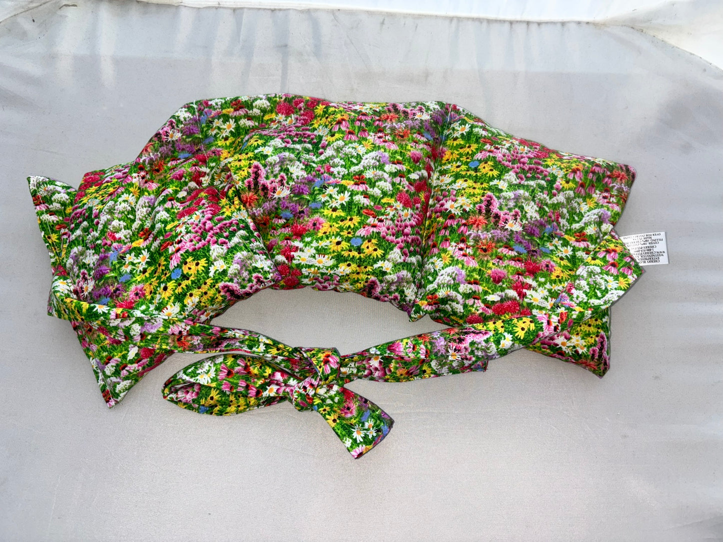 CHERRY-PIT-PAC WITH TIES AND SECTIONS